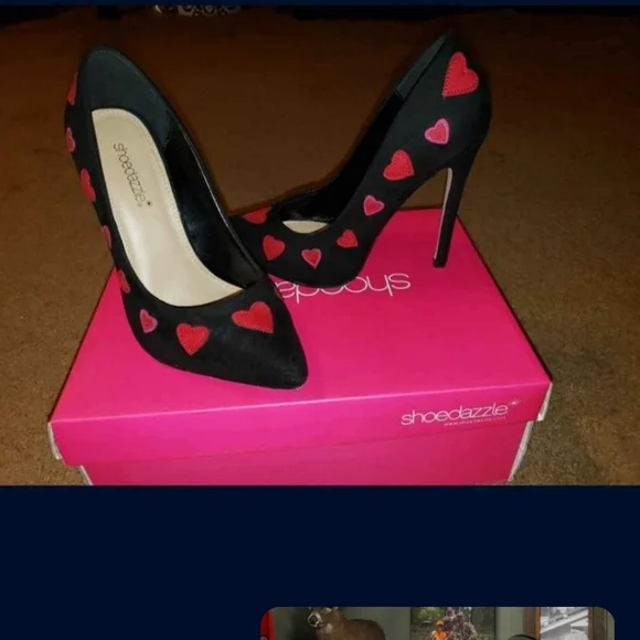Beautiful Heart Heels - Picture 2 of 8